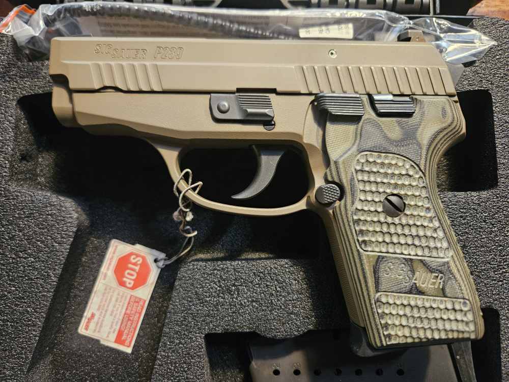 EXTREMELY RARE LIKE NEW SIG SAUER P239 SCORPION 9MM-img-1