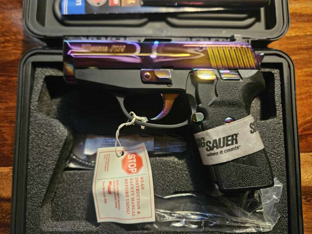 NEW OLD STOCK SIG SAUER P239 RAINBOW 40 S&W-img-1