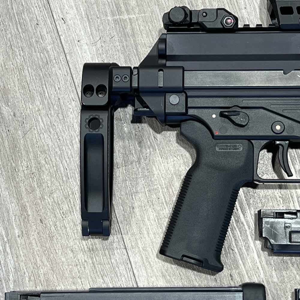 EXCELLENT B&T APC9K Pro 9mm PCC 5.5" Holosun AEMS 4 Mags-img-1