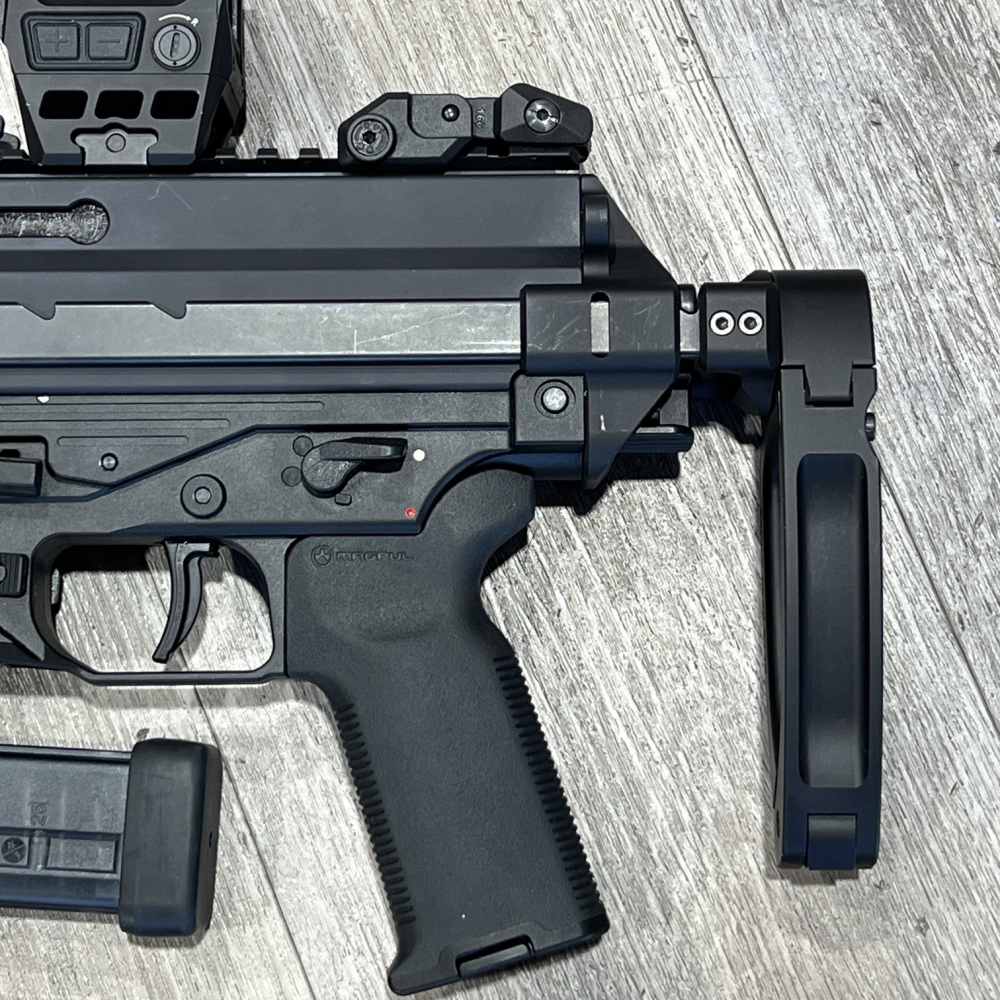 EXCELLENT B&T APC9K Pro 9mm PCC 5.5" Holosun AEMS 4 Mags-img-7