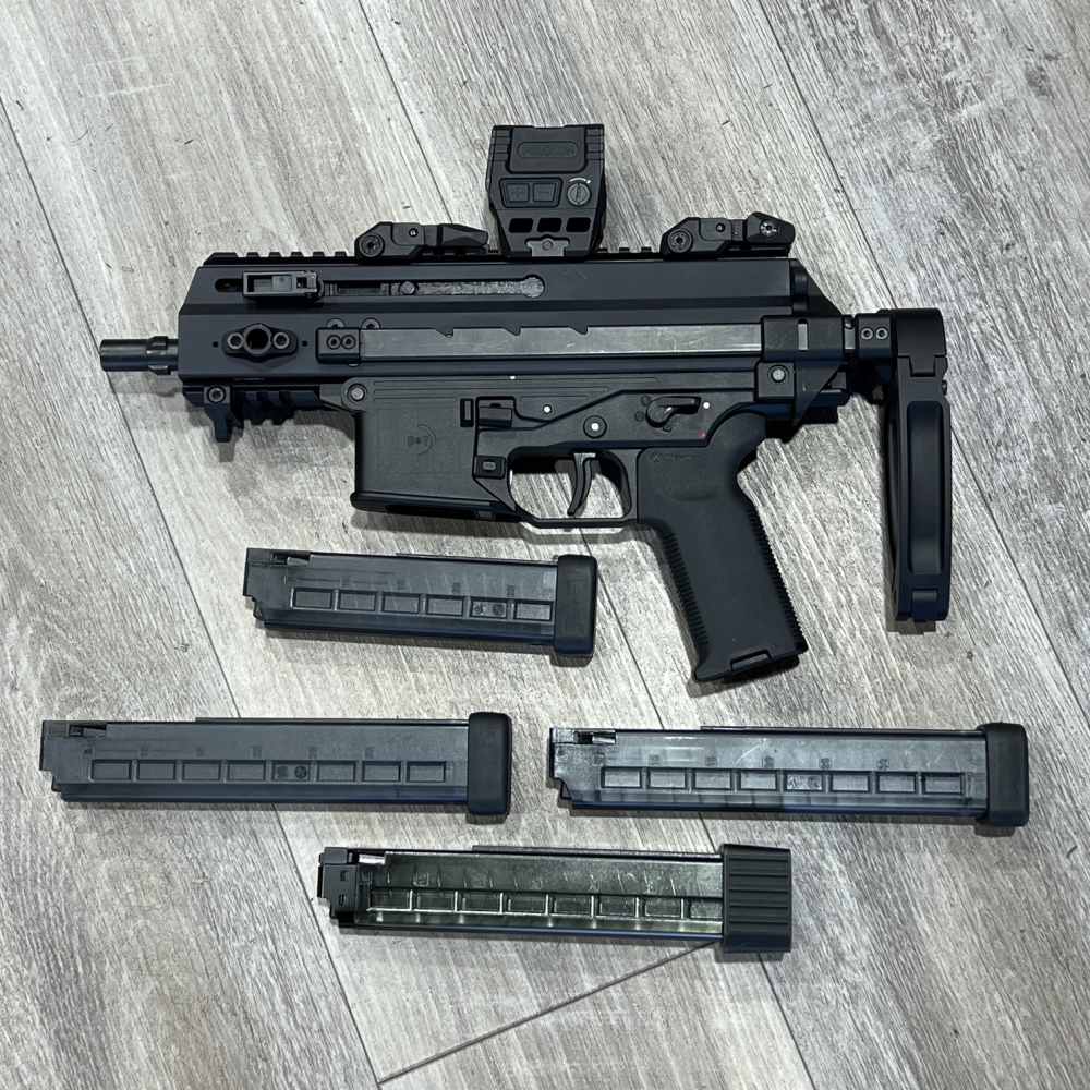 EXCELLENT B&T APC9K Pro 9mm PCC 5.5" Holosun AEMS 4 Mags-img-4