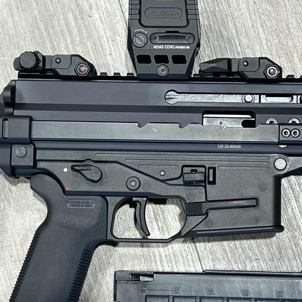 EXCELLENT B&T APC9K Pro 9mm PCC 5.5" Holosun AEMS 4 Mags-img-2