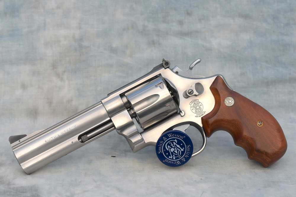 SCARCE LNIB Smith & Wesson 610 10mm 5"-img-2