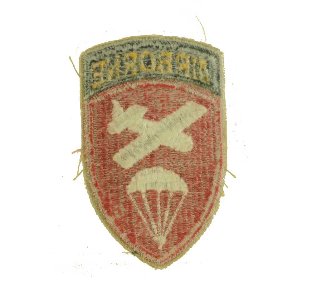 WWII US Army Airborne Command Shoulder Patch Cut Edge New Old Stock-img-1