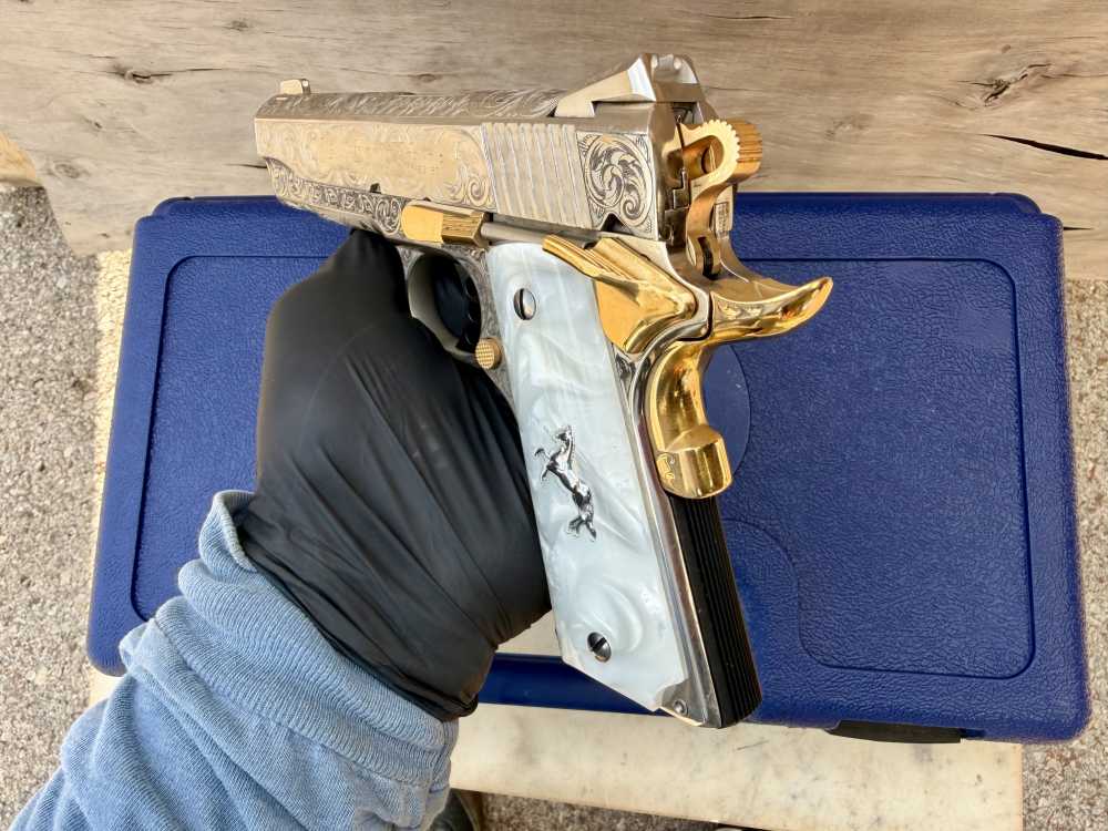 Colt Combat Commander 38 super Icy Bright Nickel ENGRAVED & 24k Gold -img-19