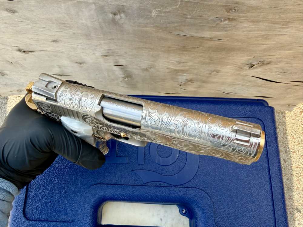 Colt Combat Commander 38 super Icy Bright Nickel ENGRAVED & 24k Gold -img-13