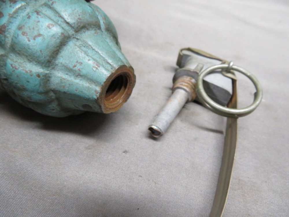 WWII US MILITARY MARK 2 HAND GRENADE-ORIGINAL-BLUE PAINTED FOR TRAINING-img-7