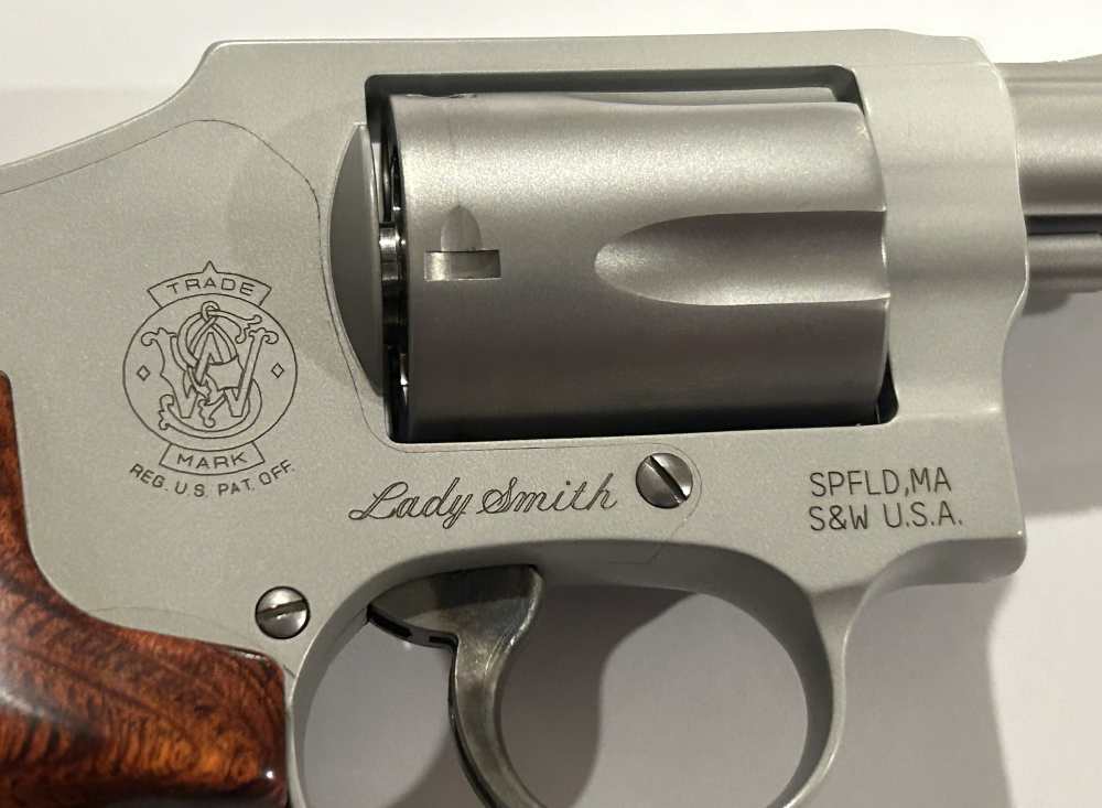 Smith & Wesson 38sp +P Wooden Grips-img-3