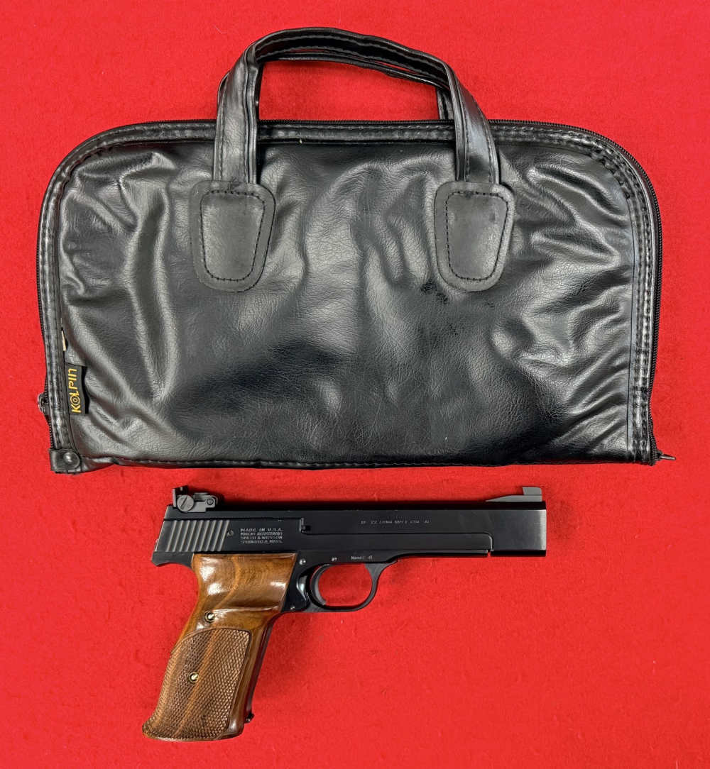 Smith & Wesson Model 41 .22LR -No Reserve--img-28