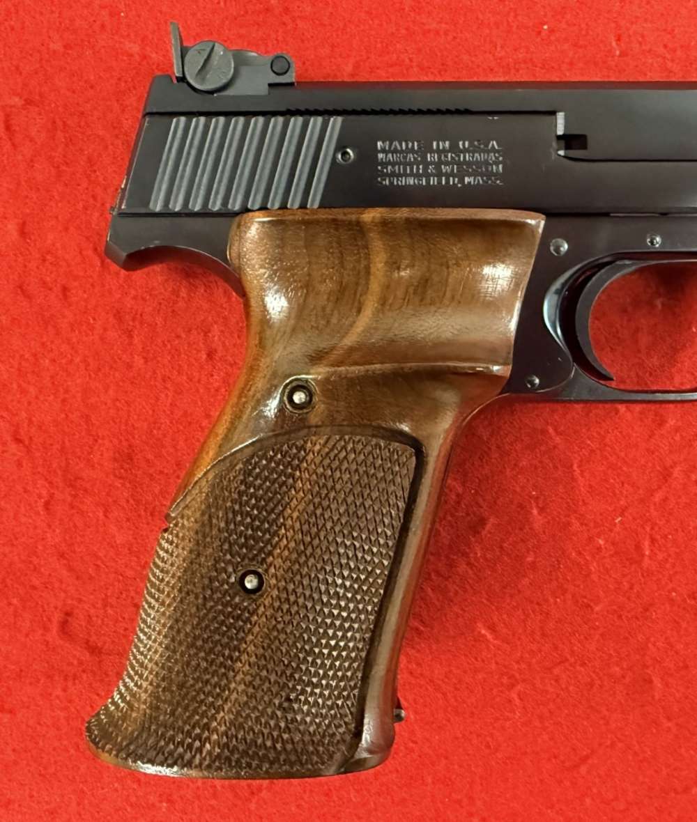Smith & Wesson Model 41 .22LR -No Reserve--img-1