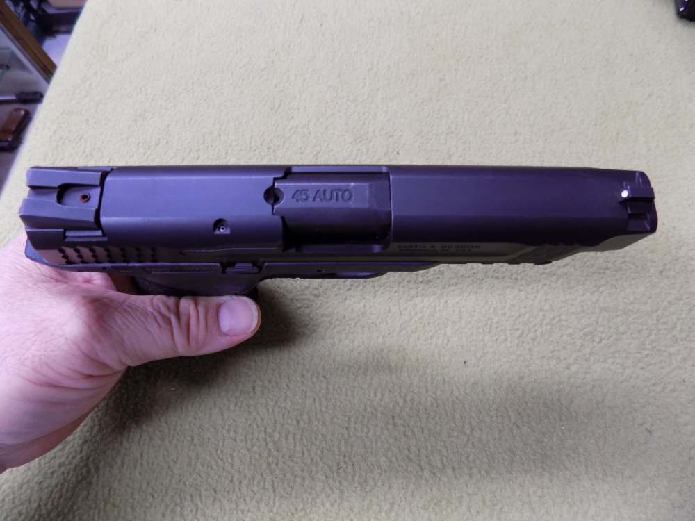 S&W M&P45 Semi Auto Pistol in .45 acp, 4.5" BBL, Case & 2-Mags -img-7