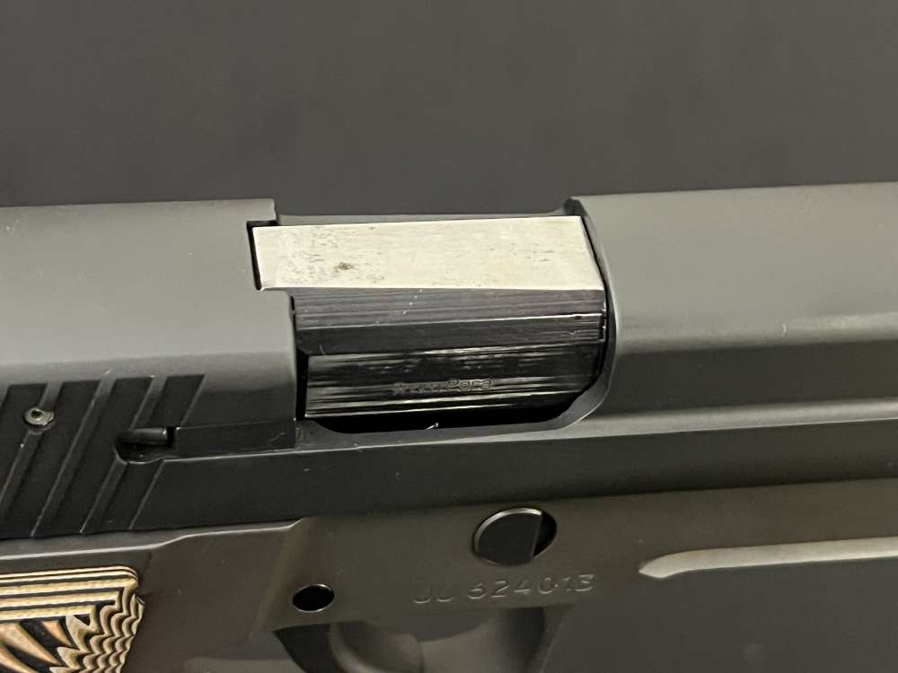 Sig Sauer P226 DA/SA in 9mm -img-16