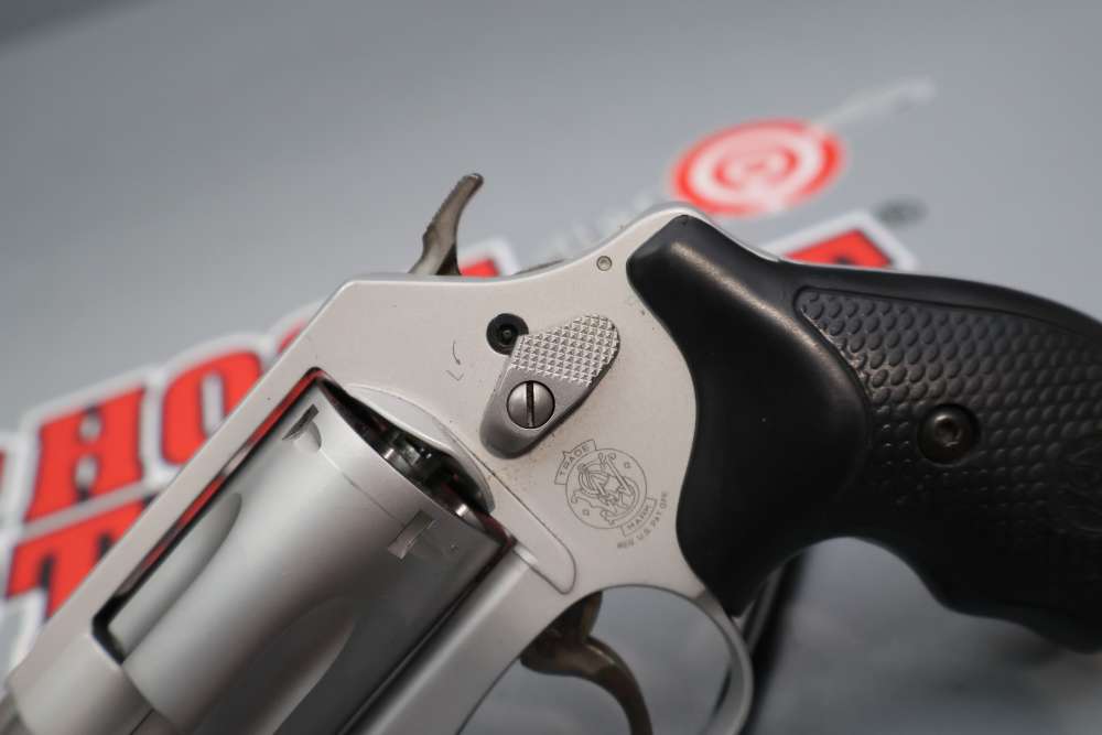 Smith & Wesson Model 637-2 Airweight 1.875" .38 SPL+P w/Case -img-4