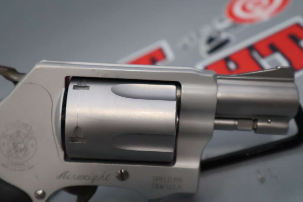 Smith & Wesson Model 637-2 Airweight 1.875" .38 SPL+P w/Case -img-12