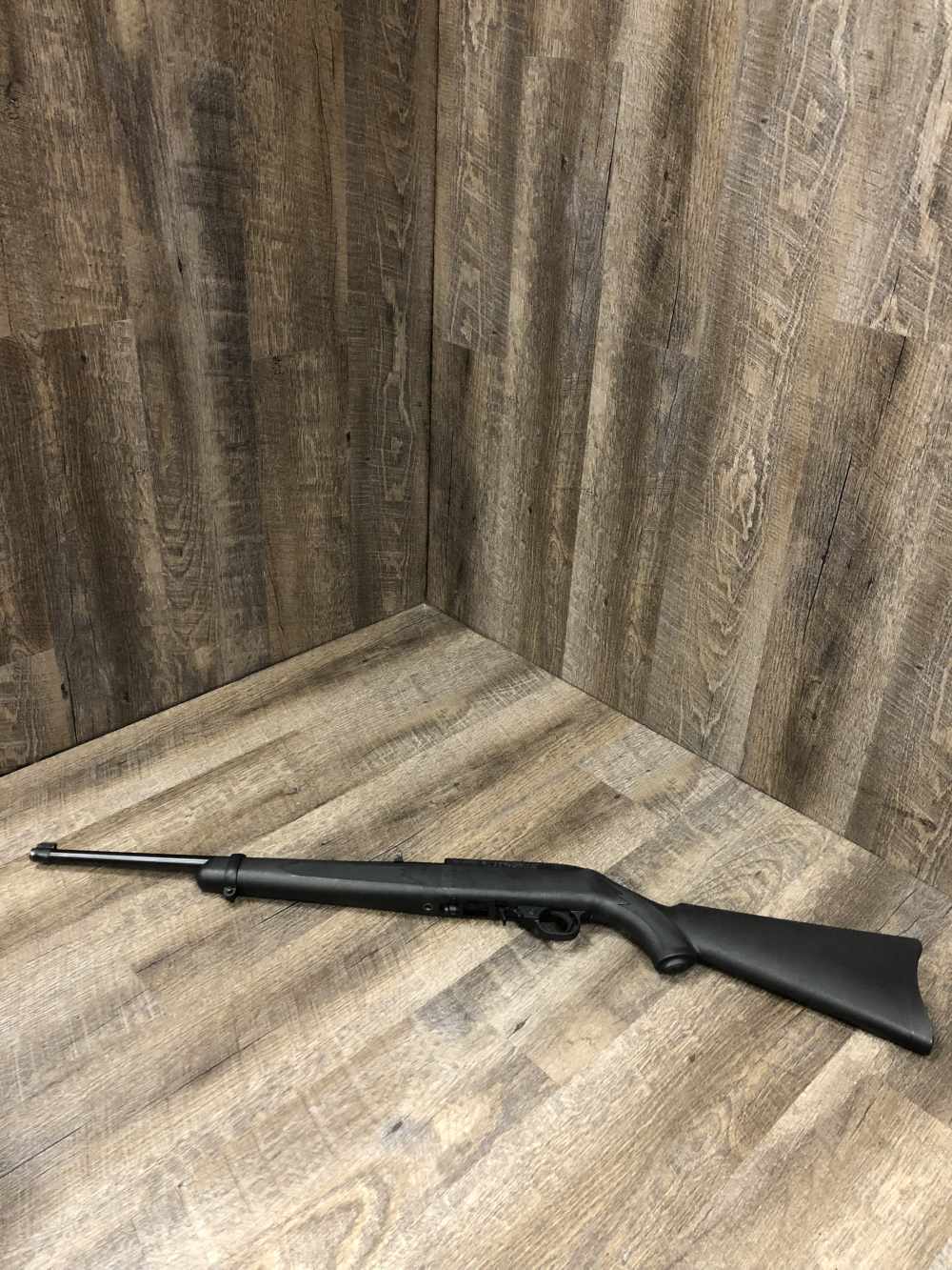 Ruger 10/22 Semi Auto Rifle 18.5" Carbine Black Synthetic 10 Rd Factory Mag-img-0