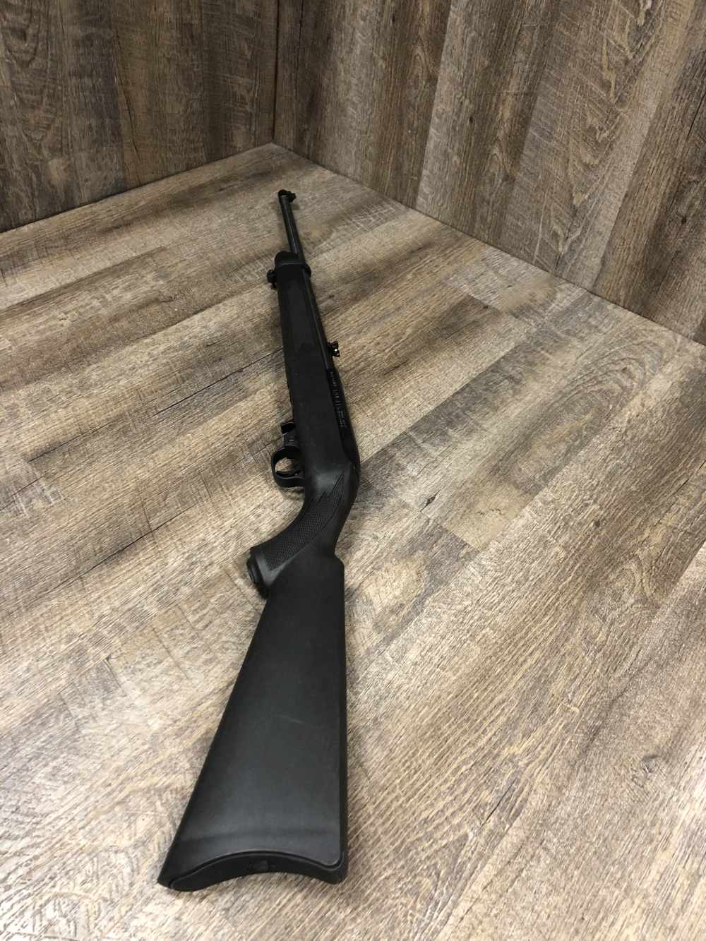 Ruger 10/22 Semi Auto Rifle 18.5" Carbine Black Synthetic 10 Rd Factory Mag-img-1