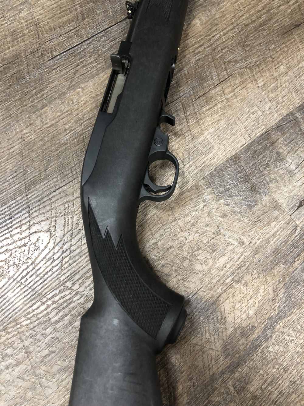 Ruger 10/22 Semi Auto Rifle 18.5" Carbine Black Synthetic 10 Rd Factory Mag-img-13