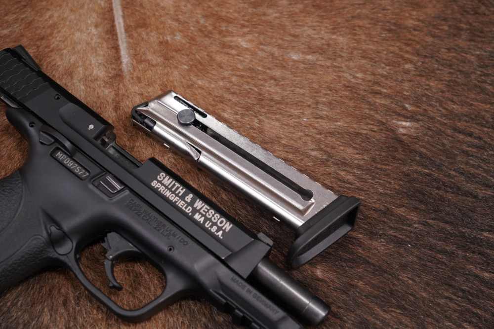 Smith & Wesson S&W M&P22 CA M&P-22 122002 .22 LR Semi-Auto Pistol, MFD 2013-img-8