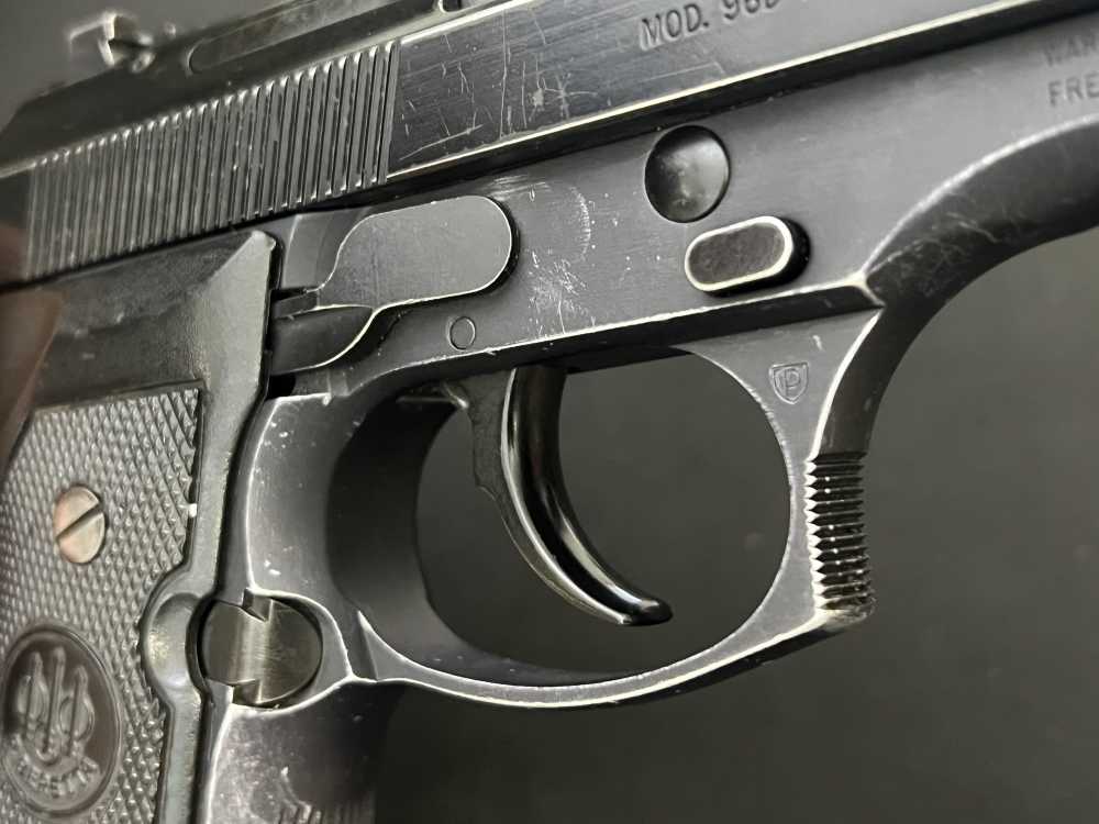 Beretta 96D DOA 40 SW full size pistol -img-18