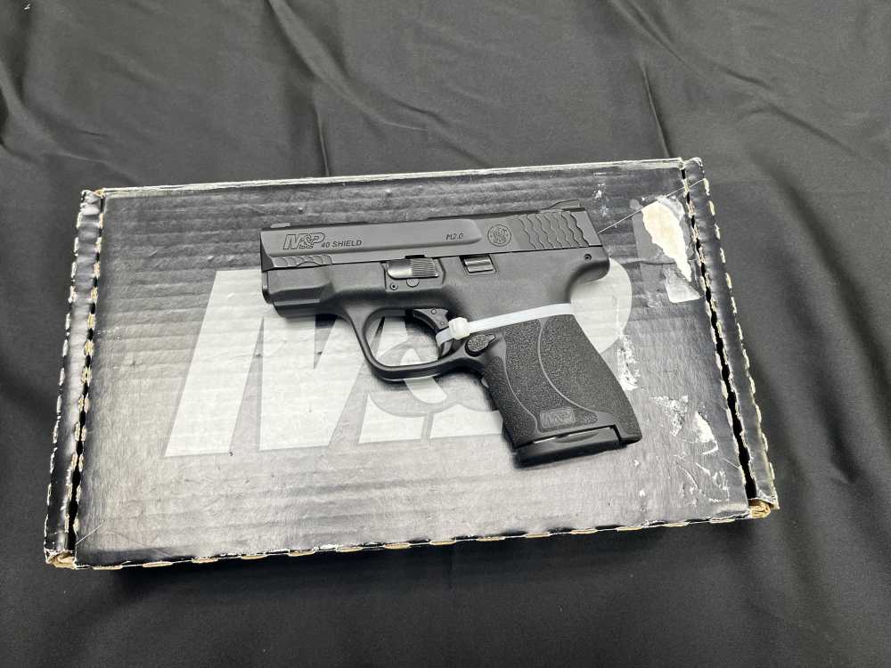 Smith and Wesson M&P 40 Shield M2.0 3.1" bbl .40 S&W 6+1-img-0