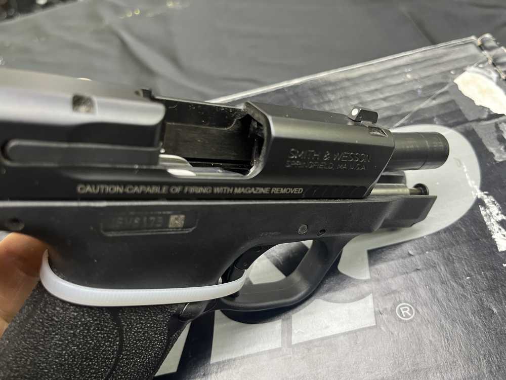 Smith and Wesson M&P 40 Shield M2.0 3.1" bbl .40 S&W 6+1-img-11