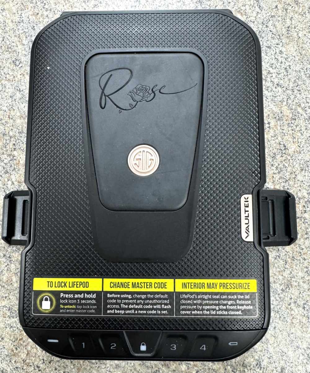 Sig Sauer P365 Rose .380 ACP  2 Mags + Vaultek Safe-img-2