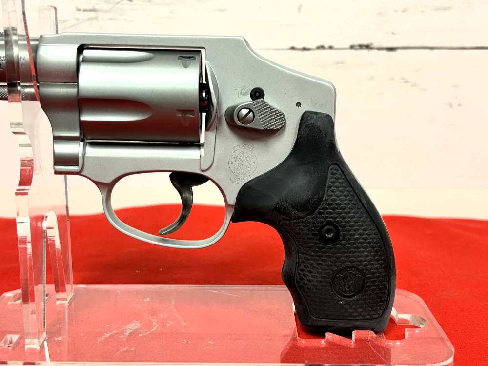 Factory New S&W Model 642 Airweight 38 Special Revolver No Reserve!-img-2