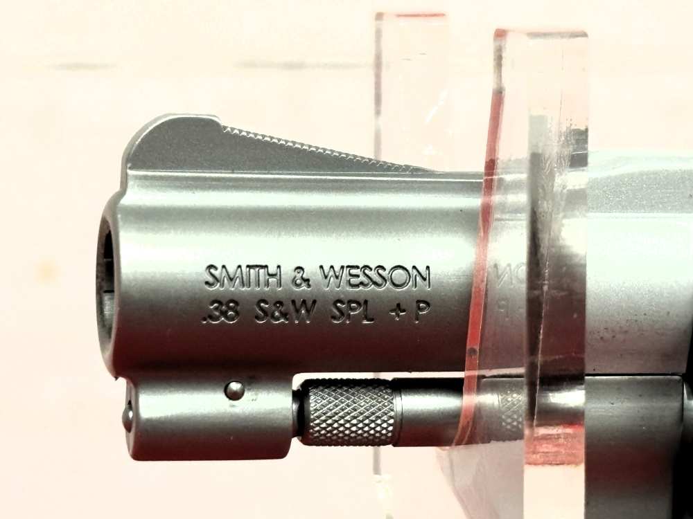 Factory New S&W Model 642 Airweight 38 Special Revolver No Reserve!-img-1