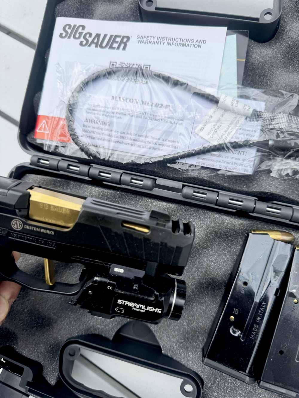 P365XL Spectre Comp + 2 Extended Mags & Holster + Light/Laser-img-3