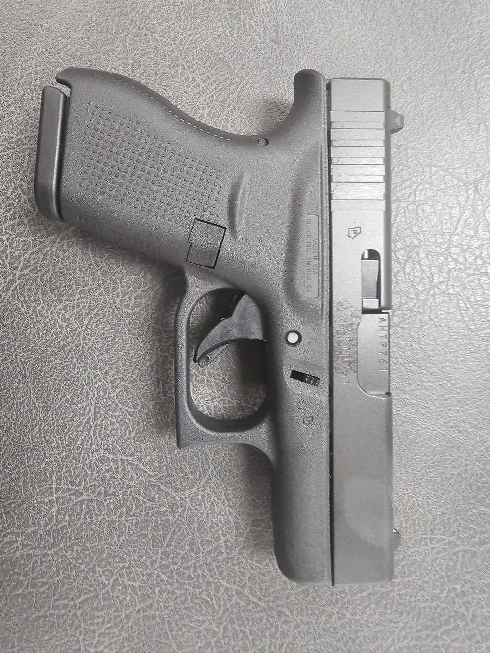 NEW Glock 42 .380 ACP – Factory New UNFIRED – Case & Accessories-img-2