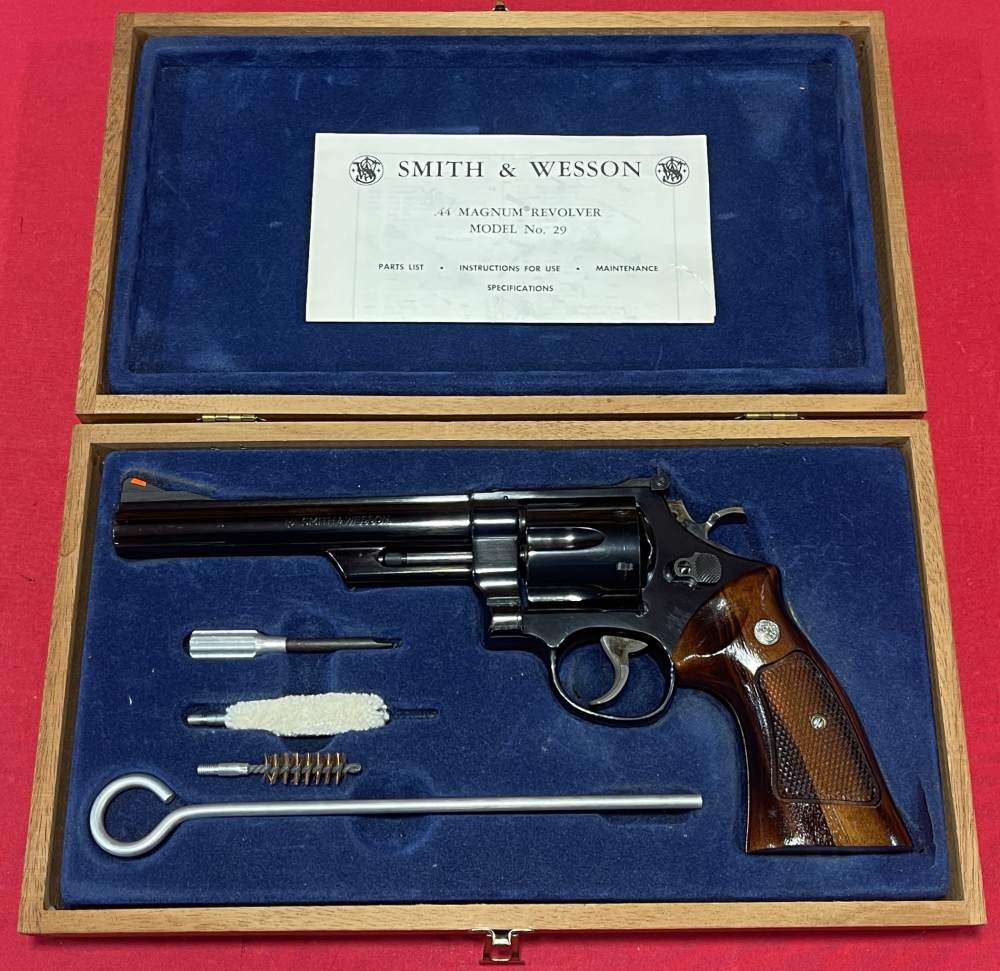 Smith & Wesson 29-2 .44 Magnum W/ Presentation Case Excellent! No Res!-img-0