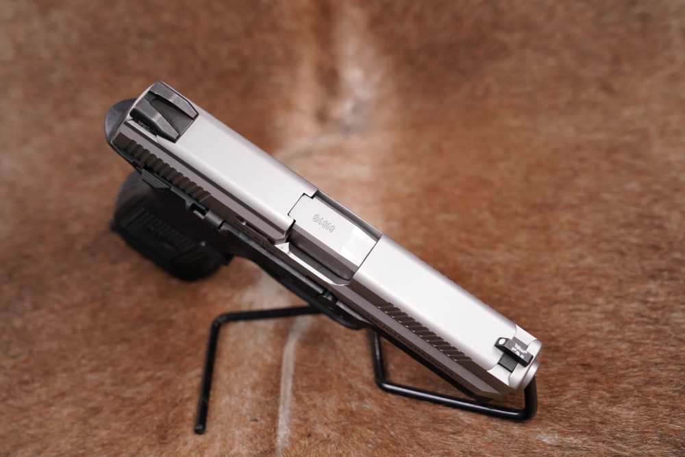 FNH-USA Model FNS-9 FNS9 9mm 4" Striker Fire Semi-Automatic Pistol MFD 2011-img-6