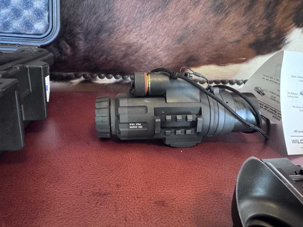 Trijicon M300W Thermal scope with Wilcox flip mount -img-4