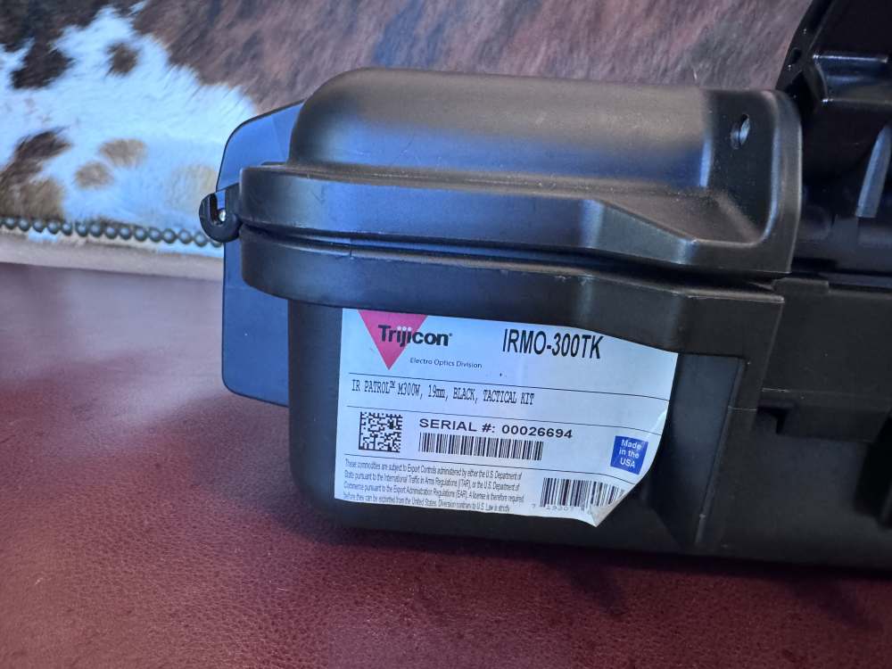 Trijicon M300W Thermal scope with Wilcox flip mount -img-5