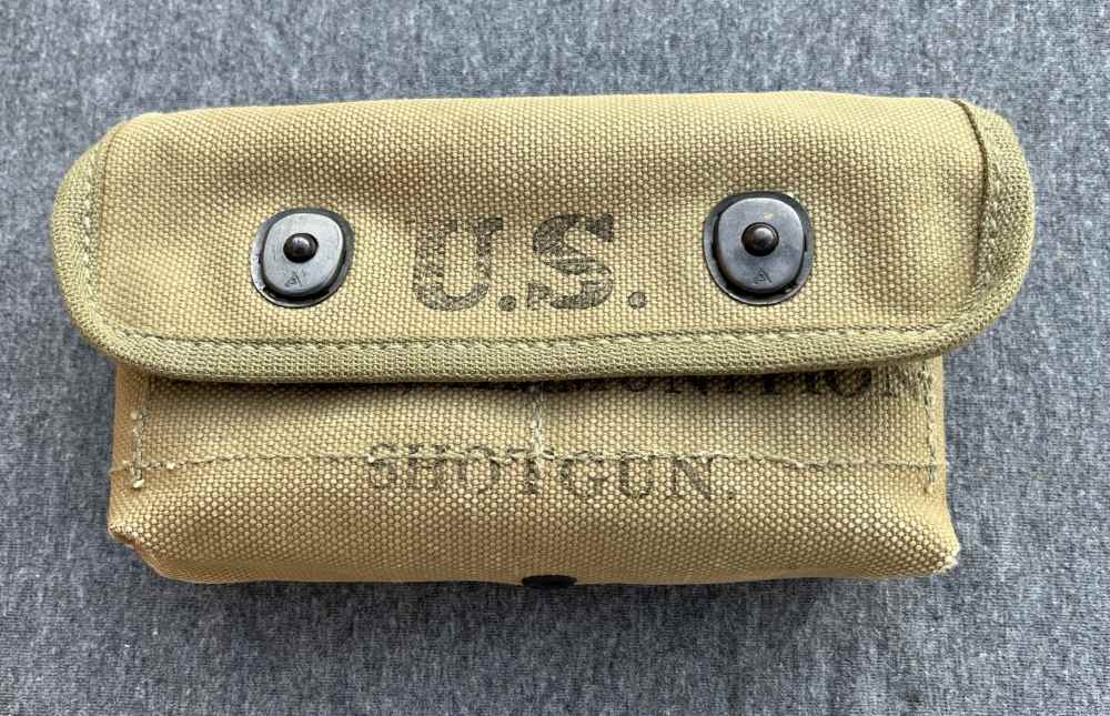 Original WWII US Khaki Canvas Shotgun Ammunition Pouch JQMD 1943 #1-img-0