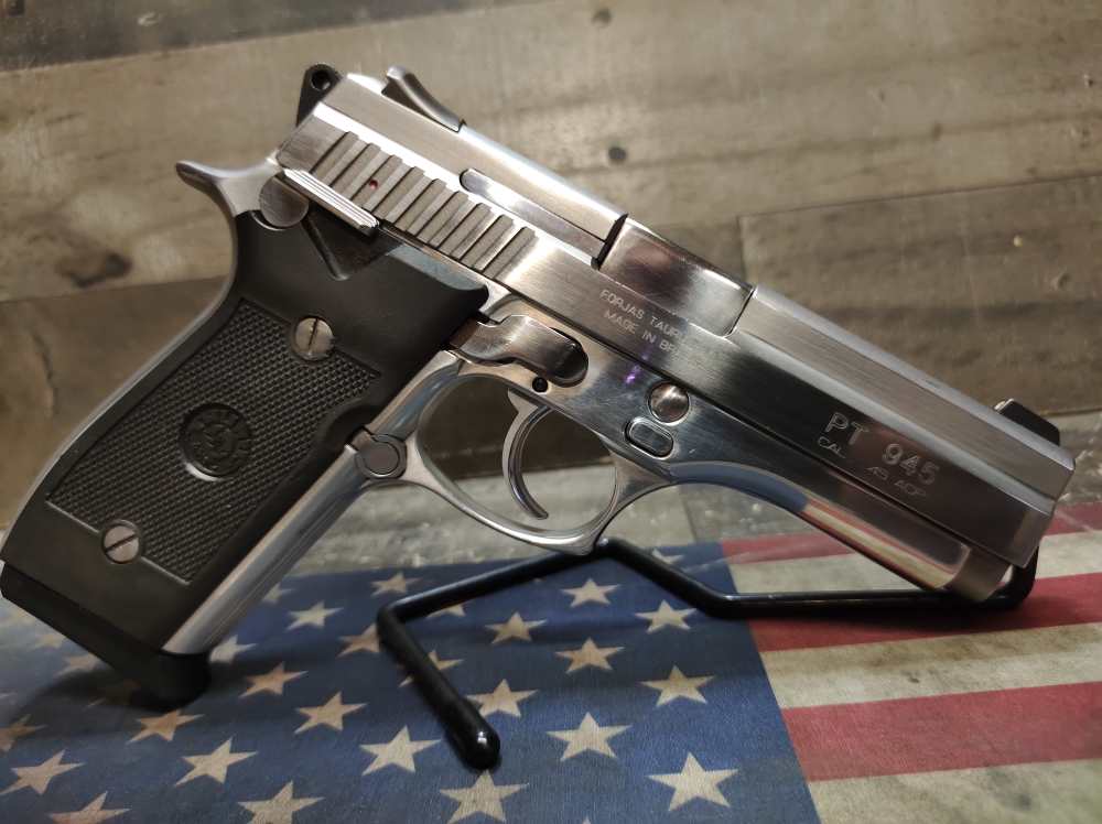 HARD TO FIND EXCEL COND TAURUS PT-945 .45Acp  4.3"Brl w/Mag & Night Sights!-img-0