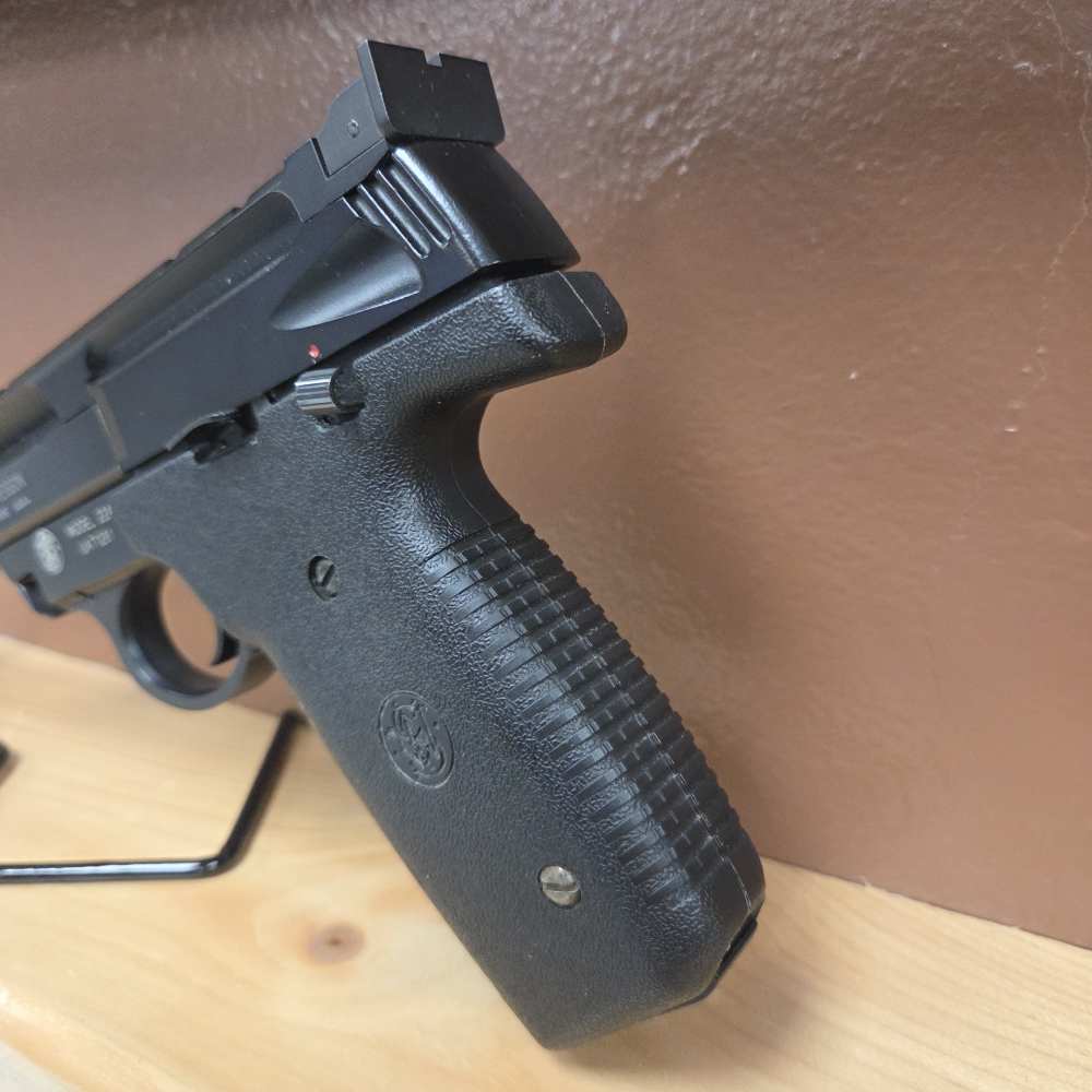 Smith & Wesson 22A .22 LR Semi-Auto Pistol -img-3