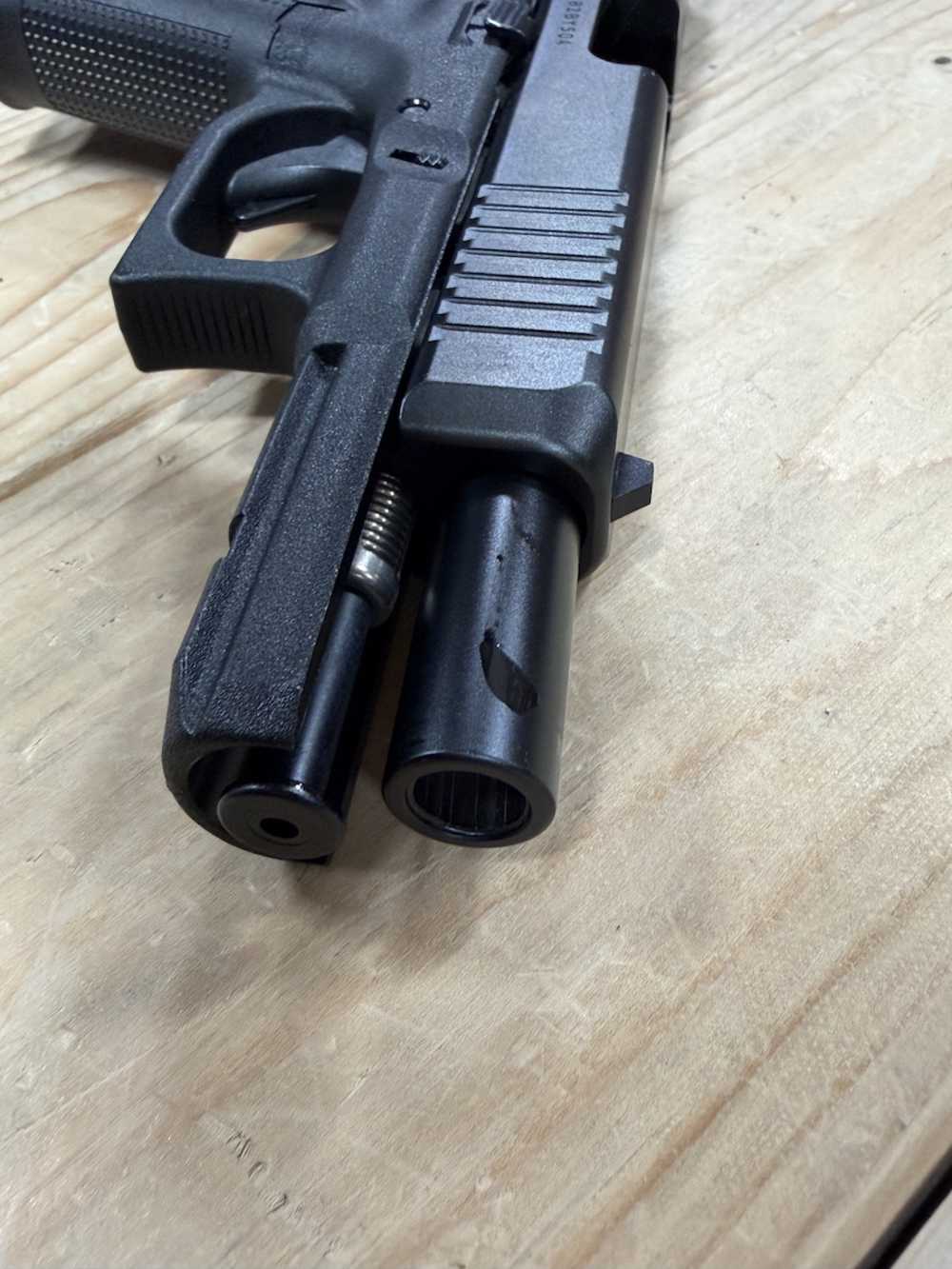 Glock Model 22 Gen 5 NEW IN BOX .40 S&W Semi-Auto x1 10rnd Magazine-img-6
