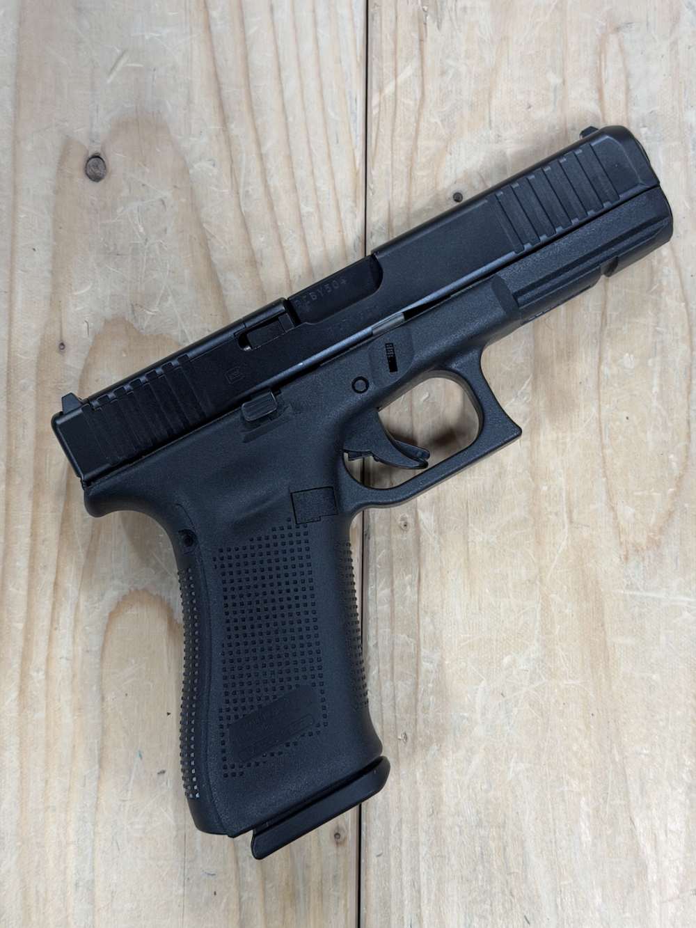 Glock Model 22 Gen 5 NEW IN BOX .40 S&W Semi-Auto x1 10rnd Magazine-img-2
