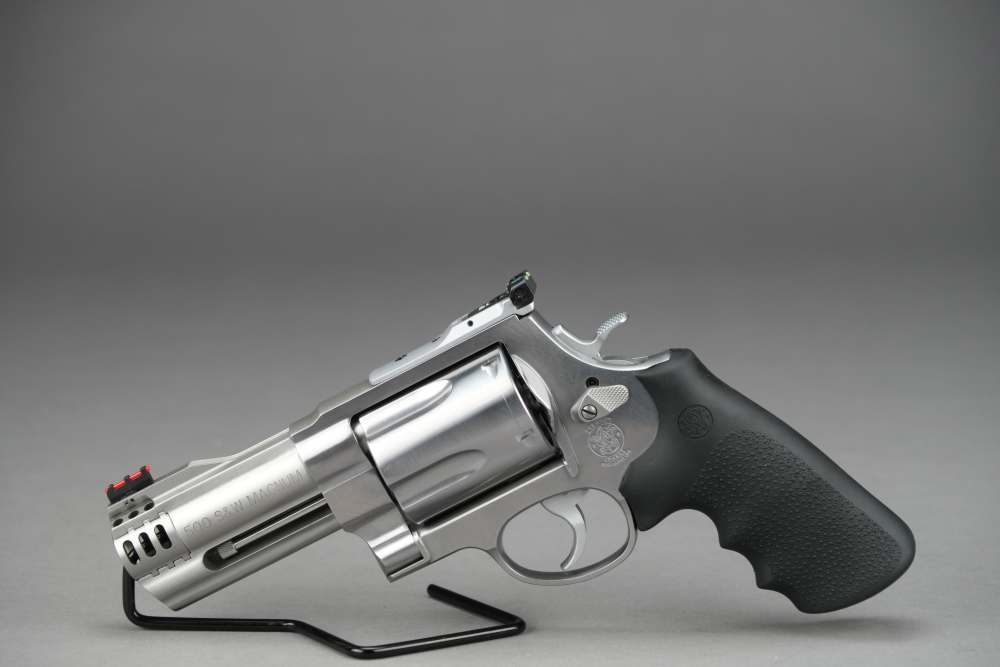 SMITH & WESSON 500  500S&W MAG 4" BARREL *PREOWNED/EXCELLENT CONDITION*-img-1