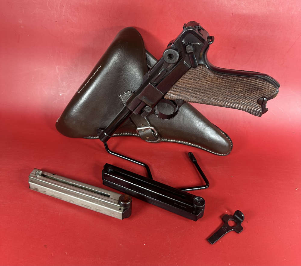 German DWM Luger Pistol P08 .30 Luger. 2 mags. Tool. Holster. Matching.-img-0