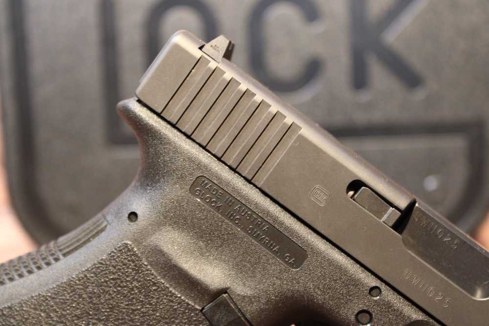 Glock 20 Gen 3 NON-SF 10mm Auto 4.5" bbl w/ Box Two Mags-img-3