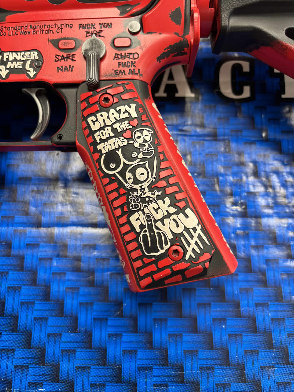 NEW DAKOTA BANDIT/ STANDARD MFG DEAD POOL STYLE AR-15. NO RESERVE -img-4