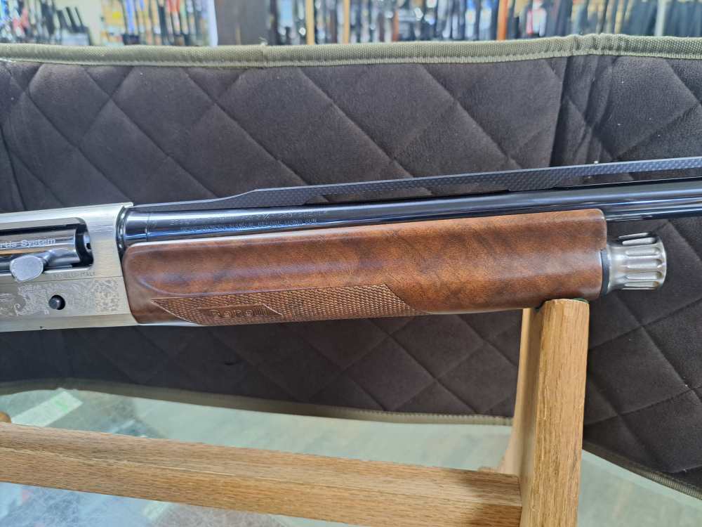 Benelli Montfeltro Silver 20 Gauge 24" Box and Chokes-img-3