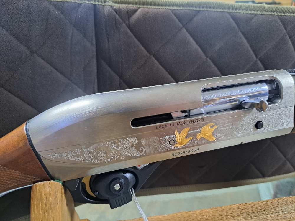 Benelli Montfeltro Silver 20 Gauge 24" Box and Chokes-img-2