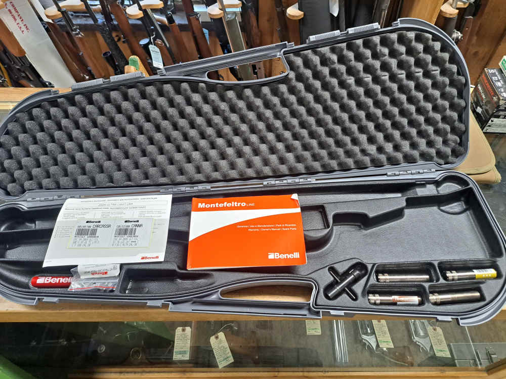 Benelli Montfeltro Silver 20 Gauge 24" Box and Chokes-img-19