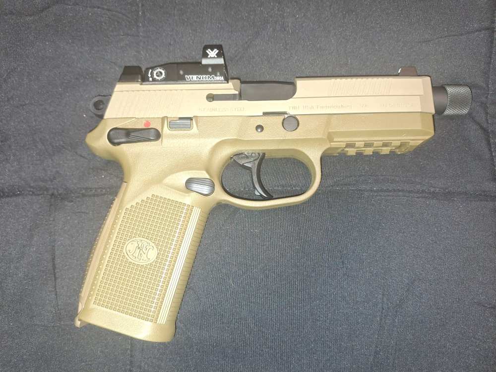 FNX-45 Tactical with extras -img-1