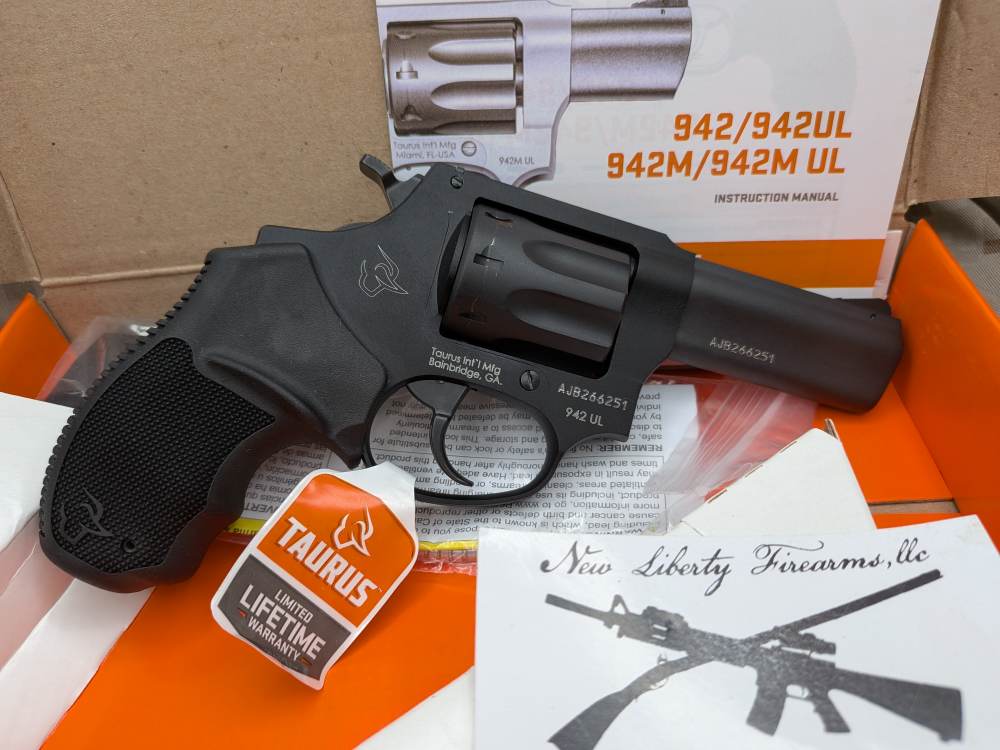 Taurus 942 Ultralite .22LR 8 Shot 3" New-img-1