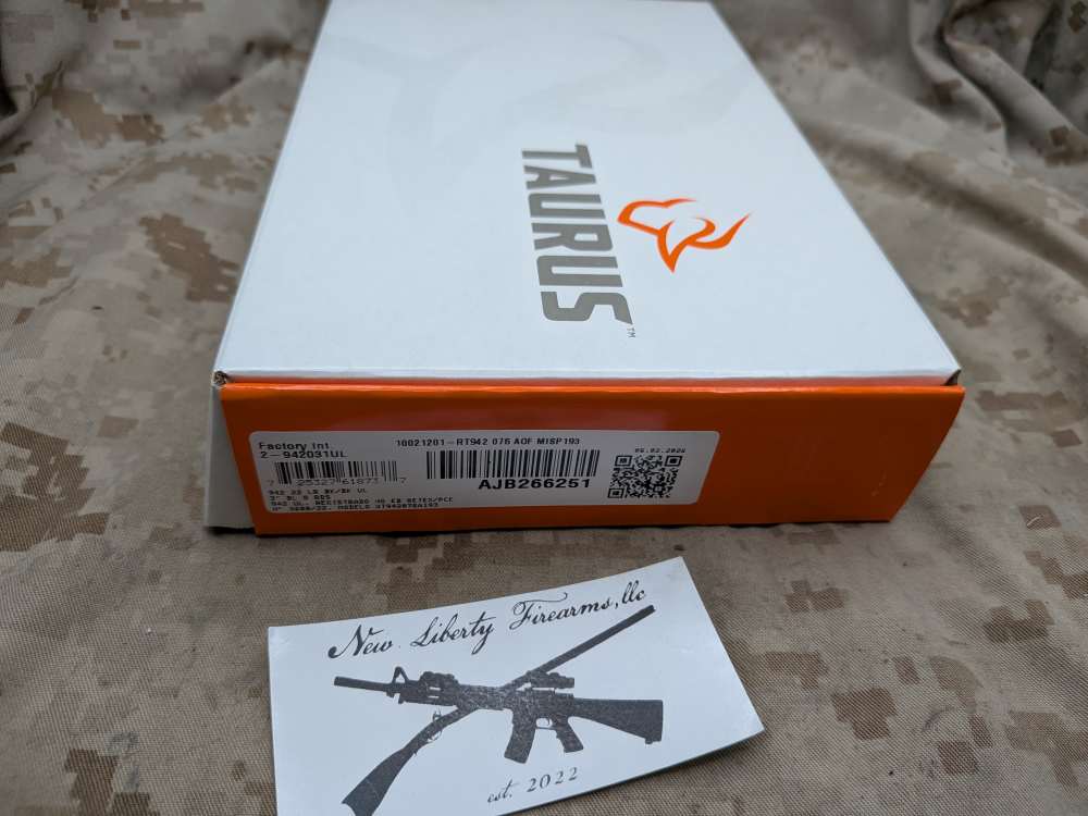 Taurus 942 Ultralite .22LR 8 Shot 3" New-img-3