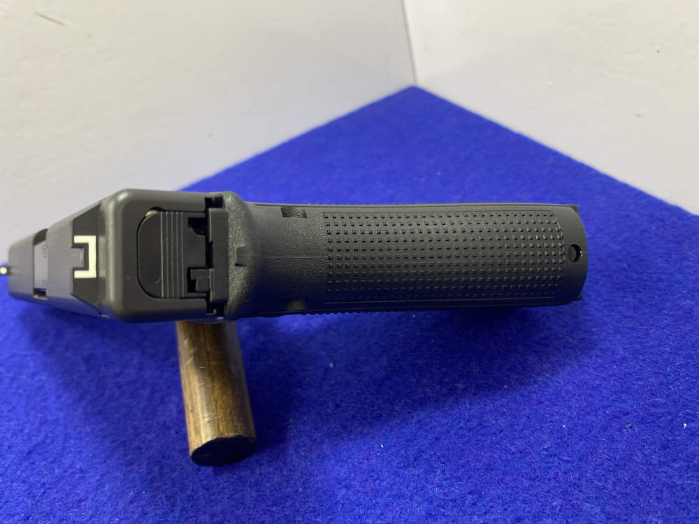 Glock 17 Gen 4 9mm Blk 4.49" *PROVEN & RELIABLE PLATFORM*--img-25
